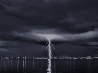 <b>Lightning wallpapers</b>