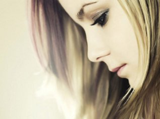 Avril - super star 480x360 wallpapers