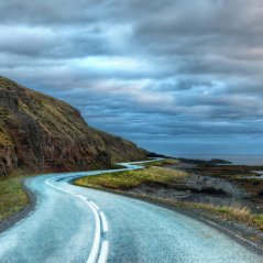 <b>Curvy road around iceland blackberry 10 wallpaper</b>