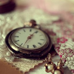 <b>POCKET WATCH wallpaper</b>