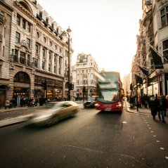 <b>London city street people winter wallpaper</b>